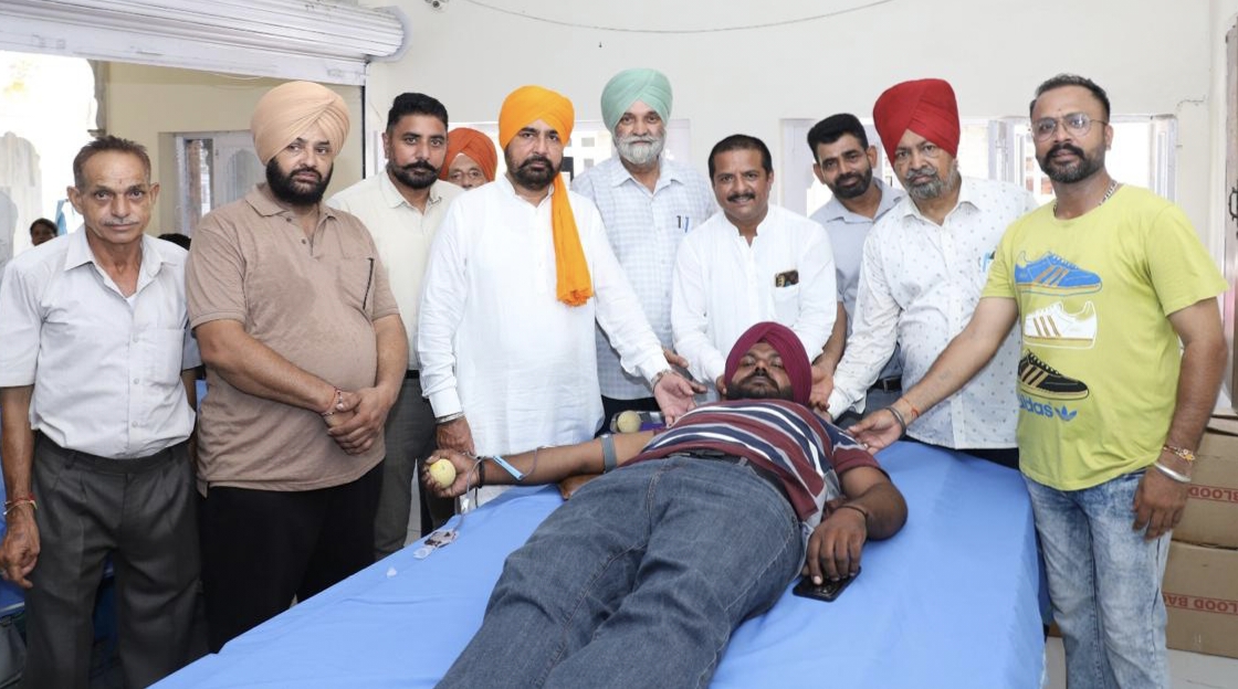 ਪਹਿਲੇ ਖ਼ੂਨ ਦਾਨ ਅਤੇ ਹੋਮਿਉਪੈਥੀ ਚੈਕਅਪ ਕੈਂਪ ਵਿੱਚ 50 ਨੇ ਕੀਤਾ ਖ਼ੂਨ ਦਾਨ